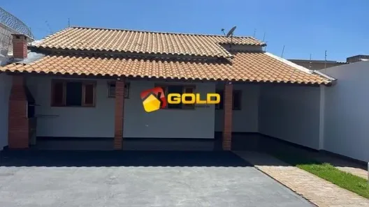 Casa com 3 Quartos para alugar, 139m² no Jardim Patrícia, Uberlândia