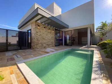 Casa de Condomínio com 3 Quartos à venda, 231m² no Granja Marileusa, Uberlândia