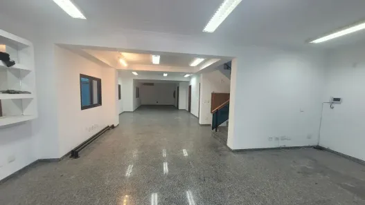 Prédio Comercial com 7 Quartos para alugar, 310m² no Liberdade, São Paulo