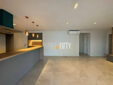 Apartamento com 3 Quartos para alugar, 137m² no Jardim das Acácias, São Paulo