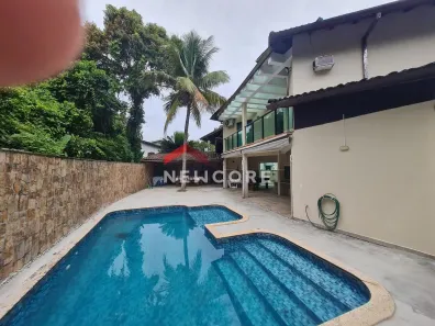 Casa de Condomínio com 3 Quartos à venda, 220m² no Guaratuba, Bertioga