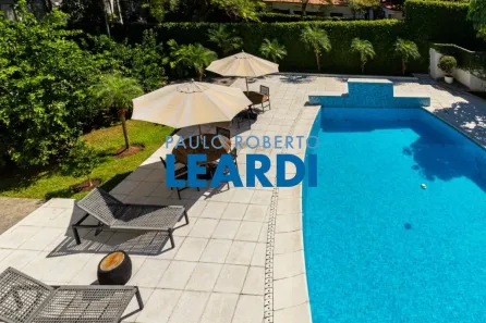 Sobrado com 4 Quartos à venda, 1050m² no Jardim Petrópolis, São Paulo