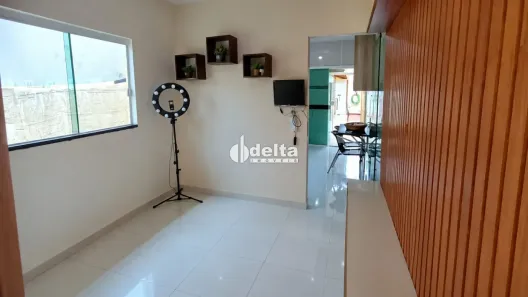 Casa com 3 Quartos à venda, 190m² no Jardim Holanda, Uberlândia