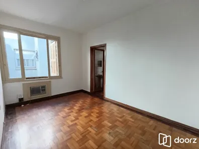 Apartamento com 2 Quartos à venda, 54m² no Praia de Belas, Porto Alegre