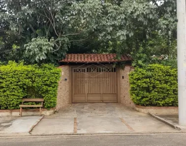 com 3 Quartos à venda, 1450m² no Jardim Santa Cândida, Agudos