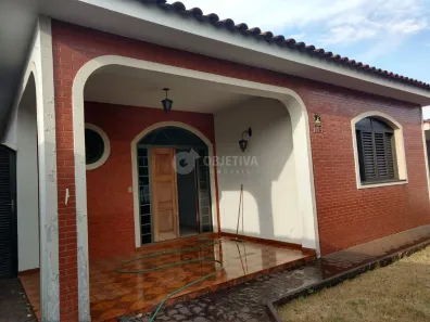 Imóvel Comercial com 6 Quartos para alugar, 205m² no Bom Jesus, Uberlândia