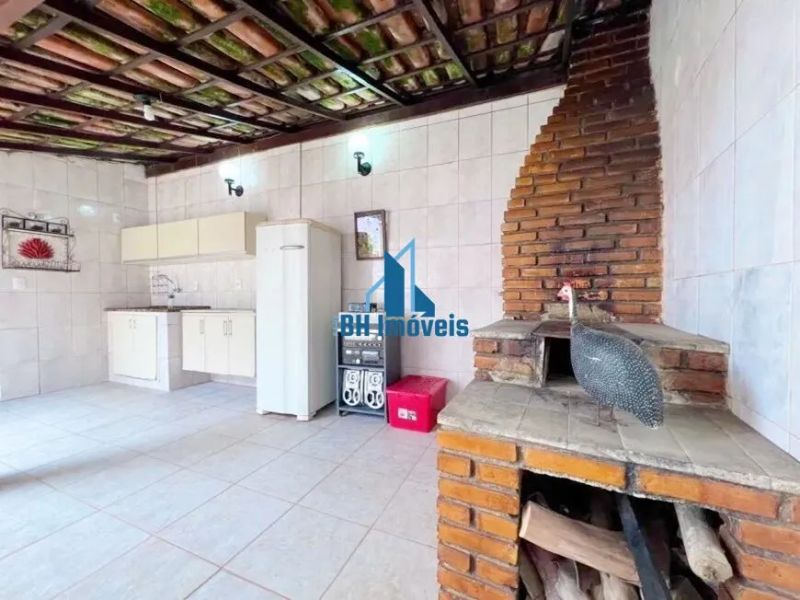 Casa com 3 quartos — Castelo, Belo Horizonte