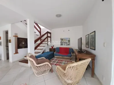 Casa com 3 Quartos para alugar, 272m² no Rio Tavares, Florianópolis