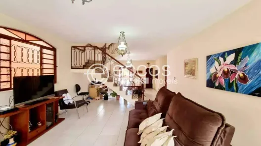 Casa com 6 Quartos à venda, 306m² no Castelo, Belo Horizonte