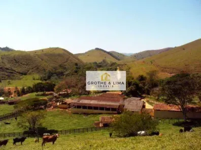 Fazenda/Sítio com 3 Quartos à venda, 800m² no Centro, Lorena