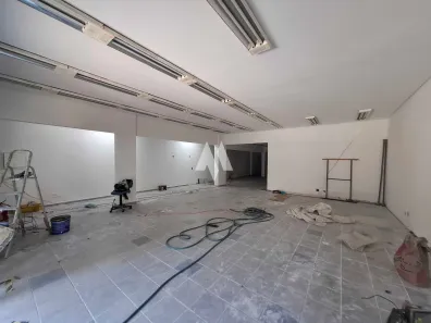 Ponto Comercial para alugar, 250m² no Ponta da Praia, Santos