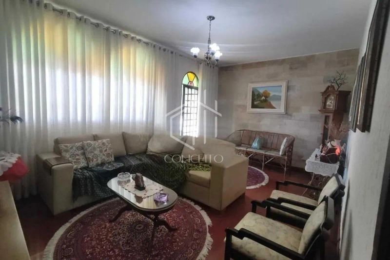 Casa com 4 quartos — Planalto, Belo Horizonte