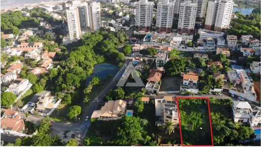 Lote/Terreno à venda, 730m² no Pituaçu, Salvador
