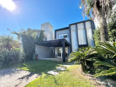 Casa de Condomínio com 3 Quartos à venda, 184m² no XANGRI-LÁ, Xangri-lá