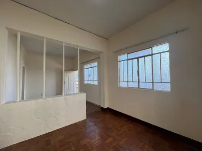 Casa com 3 Quartos para alugar, 92m² no Centro, Itaúna
