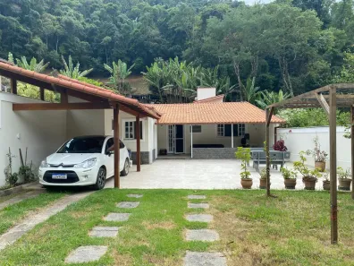 Casa de Condomínio com 3 Quartos à venda, 179m² no Albuquerque, Teresópolis