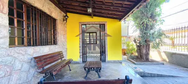 Casa com 3 Quartos para alugar, 127m² no Tanque, Rio de Janeiro