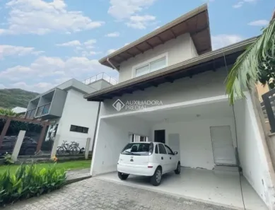 Casa com 3 Quartos à venda, 226m² no Campeche, Florianópolis