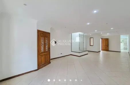 Sobrado com 4 Quartos para alugar, 280m² no Nova Petrópolis, São Bernardo do Campo