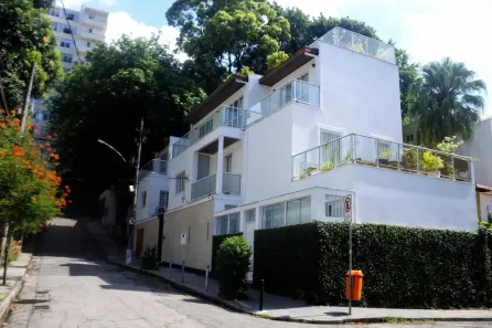 Imóvel Comercial com 7 Quartos à venda, 586m² no Humaitá, Rio de Janeiro