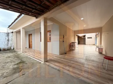 Casa com 4 Quartos à venda, 200m² no Benedito Bentes, Maceió