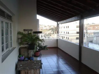Casa com 3 Quartos à venda, 248m² no Terra Nova, Taubaté