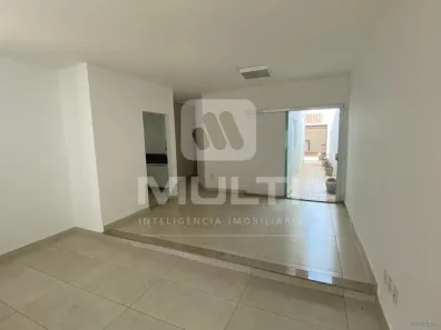 Casa com 3 Quartos para alugar, 159m² no Cidade Jardim, Uberlândia