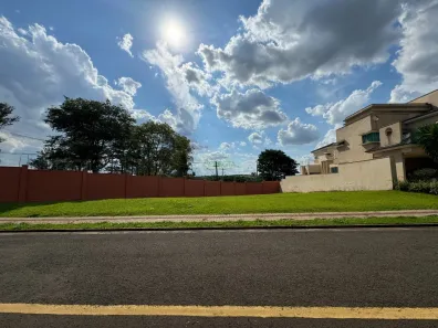 Lote/Terreno à venda, 831m² no Vivendas do Arvoredo, Londrina