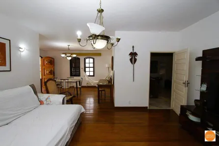 Casa com 5 Quartos à venda, 400m² no Santo Antônio, Belo Horizonte