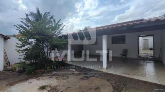 Casa com 3 Quartos à venda, 151m² no Jardim das Palmeiras, Uberlândia