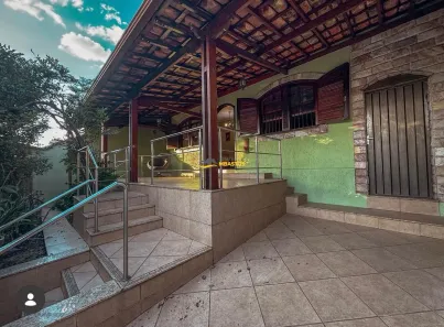 Casa com 4 Quartos à venda, 260m² no Alípio de Melo, Belo Horizonte