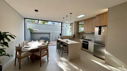 Casa de Condomínio com 3 Quartos à venda, 150m² no Iririú, Joinville
