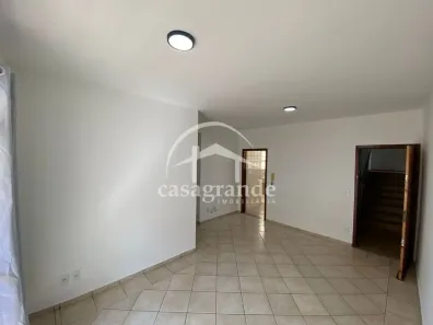 Apartamento com 3 Quartos para alugar, 81m² no Umuarama, Uberlândia