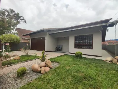 Casa com 3 Quartos à venda, 243m² no Saguaçu, Joinville