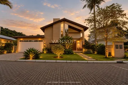 Casa de Condomínio com 4 Quartos à venda, 340m² no Córrego Grande, Florianópolis