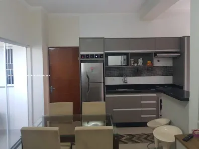 Casa com 2 Quartos para alugar, 50m² no Centro, Presidente Prudente