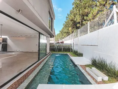 Casa com 4 Quartos para venda ou aluguel, 300m² no Alphaville, Santana de Parnaíba