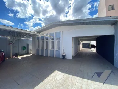 Casa com 3 Quartos à venda, 184m² no Maria Luiza, Cascavel
