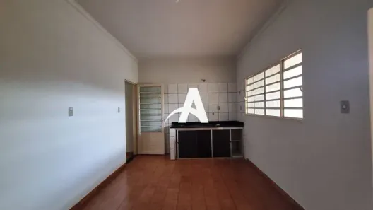 Casa com 3 Quartos para alugar, 110m² no Tibery, Uberlândia