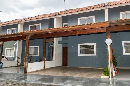 Sobrado com 3 Quartos para alugar, 65m² no Uberaba, Curitiba