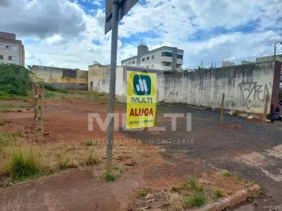 Lote/Terreno com 1 Quarto à venda, 510m² no Tabajaras, Uberlândia
