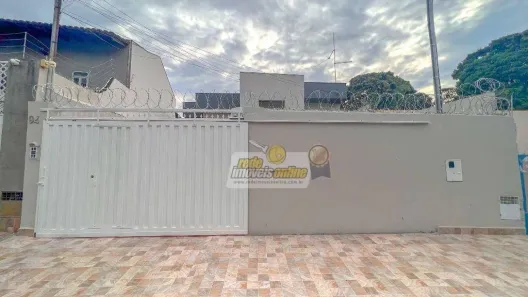 Casa com 4 Quartos à venda, 222m² no São Benedito, Uberaba