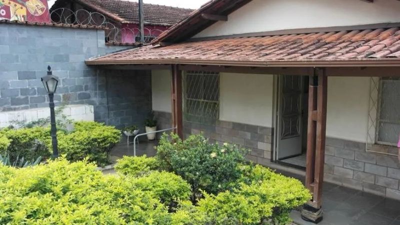 Casa com 3 quartos — Alípio de Melo, Belo Horizonte