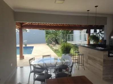 Sobrado com 3 Quartos à venda, 220m² no Taquaral, Piracicaba