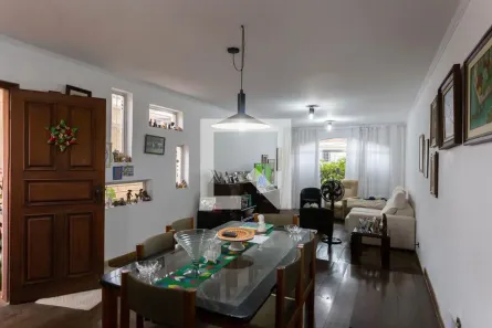 Casa com 3 Quartos à venda, 220m² no Vila Gumercindo, São Paulo