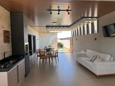 Casa de Condomínio com 4 Quartos à venda, 195m² no Jardins Nápoles, Senador Canedo