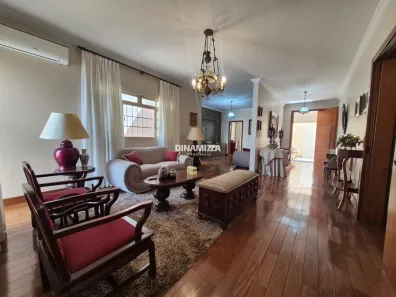 Casa com 4 Quartos à venda, 250m² no Vila Olímpica, Uberaba