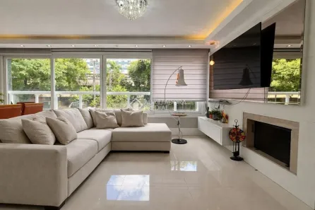 Apartamento com 3 Quartos para alugar, 211m² no Rio Branco, Porto Alegre