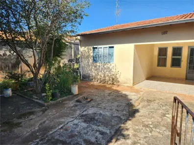 Casa com 2 Quartos à venda, 101m² no Jardim Brasil (Vila Xavier), Araraquara