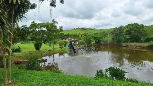 Fazenda/Sítio com 4 Quartos à venda, 345m² no Jardim Sandra Maria, Taubaté